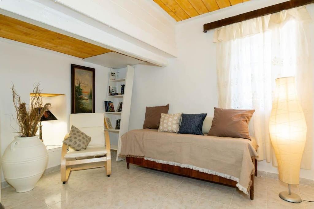 Chrysa S House Hydra (Saronic Islands)