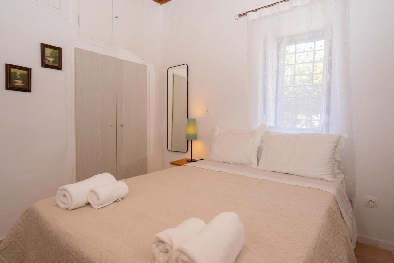 Chrysa S House * Hydra (Saronic Islands)